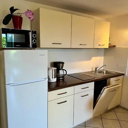Apartament Kuca Moni