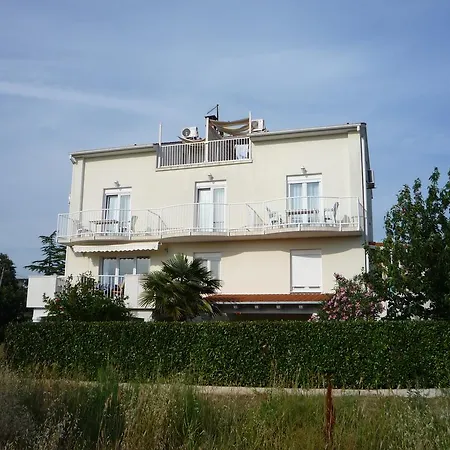 Apartament Kuca Moni